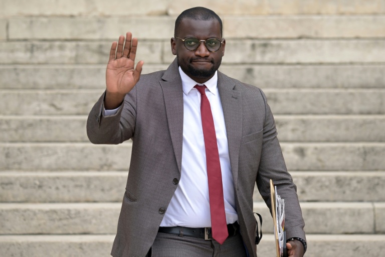 Le député LFI Carlos Martens Bilongo arrive à l'Assemblée nationale le 9 juillet 2024 à Paris