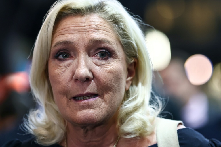 Marine Le Pen, candidate du RN à la présidentielle, lors du salon Batimat des professionnels de la construction, le 28 septembre 2026 à Paris