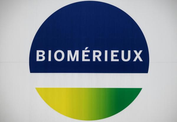 BioMérieux, spécialiste français des tests et diagnostics médicaux, va créer 400 emplois et investir plus de 250 millions d'euros dans une usine de production en Isère