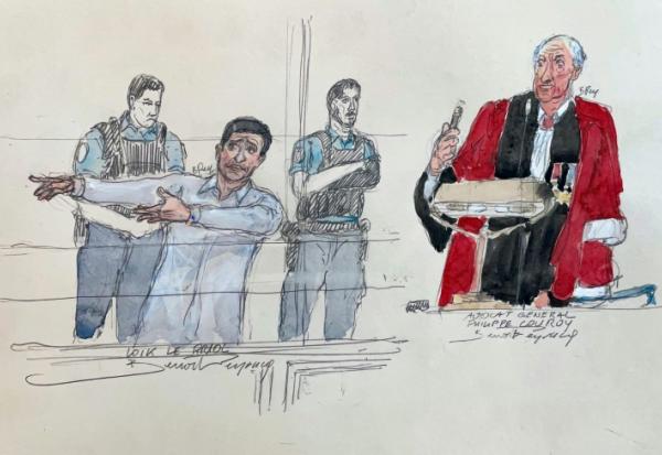 Croquis d'audience réalisé le 21 septembre 2026 montrant Loïk Le Priol, debout à gauche, devant la cour d'assises de Paris pour le meurtre du rugbyman argentin Federico Martin Aramburu