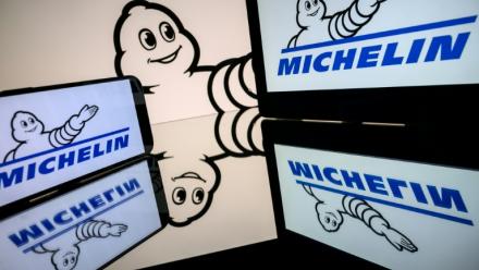 Le groupe français Michelin, leader mondial des pneus, annonce un dispositif de départs volontaires en France portant sur "jusqu'à 1.500 postes sur trois ans"