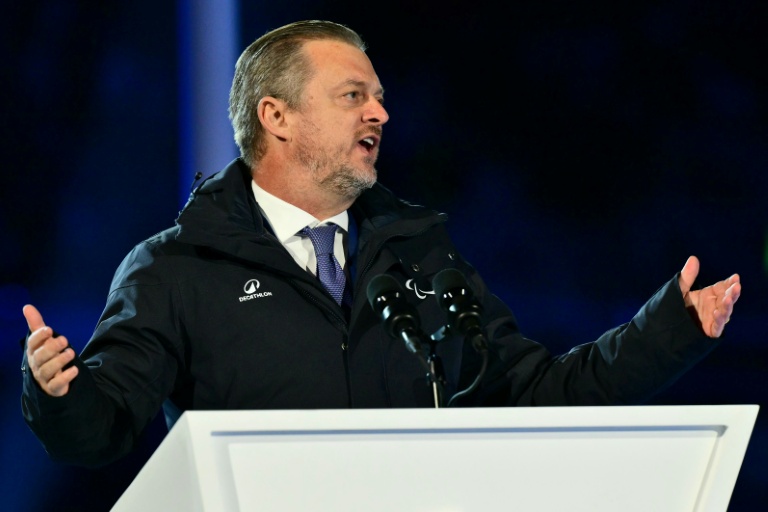 Le président du comité paralympique international (IPC), Andrew Parsons, lors de la cérémonie d'ouverture des Jeux paralympiques de Milan Cortina, le 6 mars 2026 à Vérone (Italie)