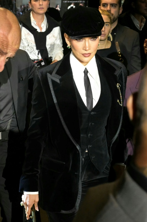 La chanteuse et actrice américaine Jennifer Lopez arrive au défilé de la collection Dolce & Gabbana printemps/été 2027 dans le cadre de la Fashion Week de Milan (Italie), le 26 septembre 2026