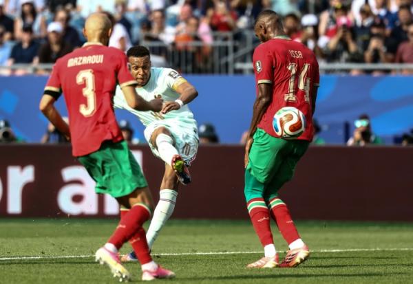 Le capitaine des Bleus Kylian Mbappé ouvre le score à la 60e minute du quart de finale remporté 2-0 par l'équipe de France face au Maroc le 9 juillet 2026 à Foxborough 