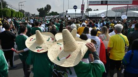 Des supporters mexicains se rassemblent le 11 juin 2026 à Mexico avant le coup d'envoi du match d'ouverture du Mondial-2026 entre le Mexique et l'Afrique du Sud
