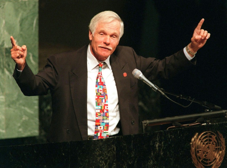 Ted Turner s'exprimant lors d'une rencontre organisée à l'assemblée générale des Nationes Unies, le 29 août 2000