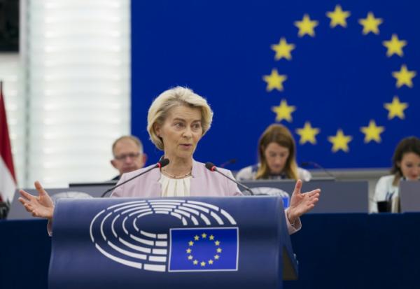 La présidente de la Commission européenne Ursula von der Leyen s'exprime devant le Parlement européen le 7 juillet 2025 