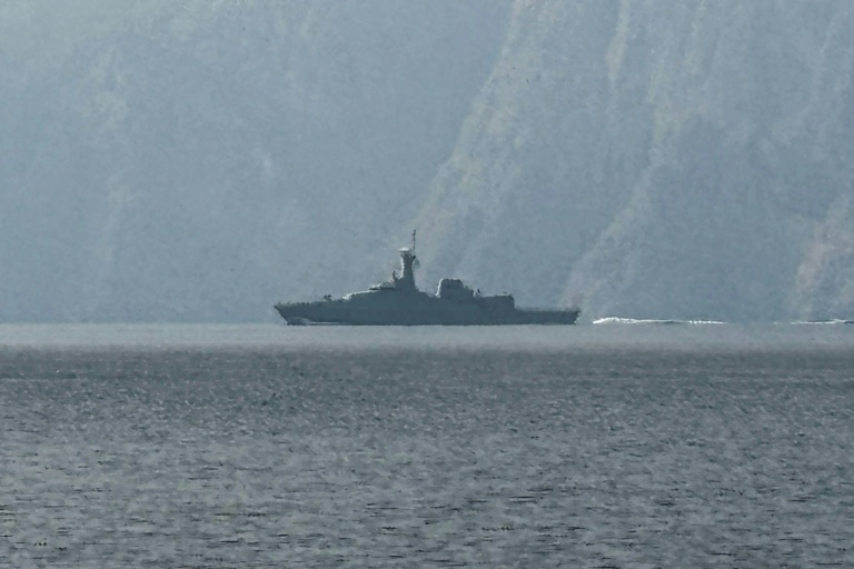 Un navire de la marine, dans le détroit d'Ormuz où transite un cinquième des approvisionnements mondiaux en pétrole. Photo prise le 1er mars 2026