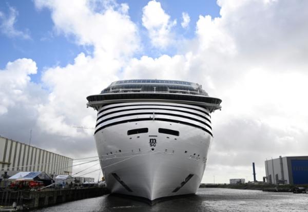 Le MSC World Europa, premier paquebot construit en France propulsé au GNL (gaz naturel liquéfié), le 24 octobre 2022 à Saint-Nazaire