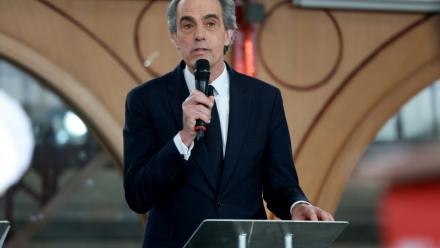 Philippe Dessertine, candidat sans étiquette aux municipales à Bordeaux, le 26 février 2026, à Bordeaux