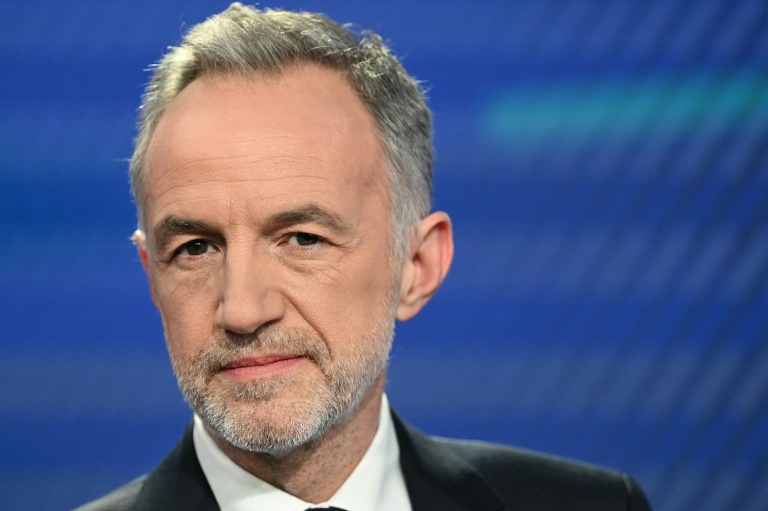 Emmanuel Gregoire, le 18 mars 2026, lors du débat sur la chaîne BFMTV à Paris, où il est candidat à la mairie