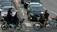 Vélos à l'heure de pointe dans Paris, le 8 octobre 2024