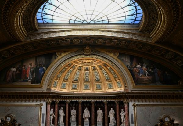 Critiquée de toutes parts dans l'hémicycle du Sénat, la réforme du scrutin municipal pour Paris, Lyon et Marseille semble promise à un rejet massif à la chambre haute