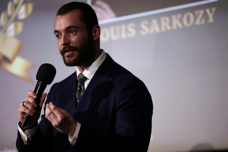 Louis Sarkozy, candidat aux municipales à Menton, en Côte d'Azur, lors d'un discours à Paris le 15 février 2026