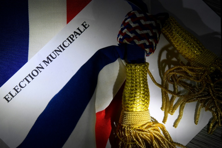 Les salariés engagés dans la course aux municipales jonglent avec un double agenda exigeant