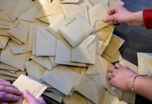 DéDépouillement des bulletins de vote lors du 2e tour des municipales à Schiltigheim, le 22 mars 2026 dans le Bas-Rhin