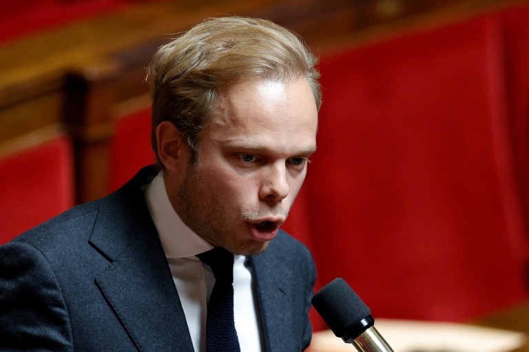 Charles Alloncle, député UDR, s'exprime lors d'une séance de questions au gouvernement à l'Assemblée nationale, à Paris, le 10 juin 2025