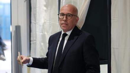 Éric Ciotti, candidat UDR-RN  à la mairie de Nice vote au premier tour des élections municipales, le 15 mars 2026 à Nice 