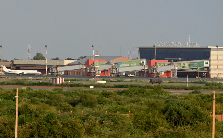 Vue générale de l'aéroport international de Niamey, la capitale du Niger, le 10 septembre 2023
