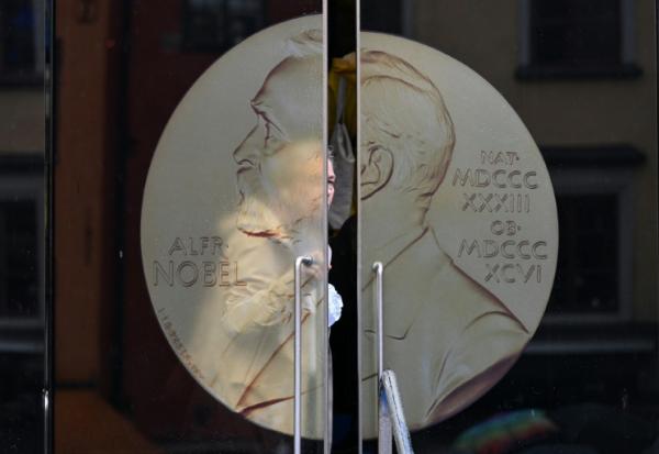 Après avoir couronné en 2024 la Sud-Coréenne Han Kang, première femme asiatique à recevoir le Nobel de littérature, l'Académie suédoise pourrait opter jeudi pour un auteur occidental