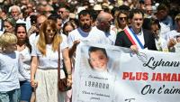 La tête du cortège qui a rendu hommage le 7 juin 2026 à Fleurance, dans le Gers, à Lyhanna, 11 ans, retrouvée morte trois jours auparavant