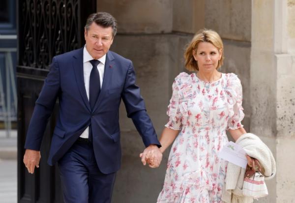 Le maire de Nice Christian Estrosi et son épouse Laura Tenoudji, le 7 mai 2022 à l'Elysée, à Paris