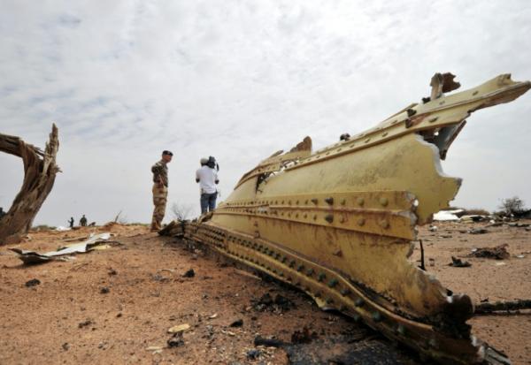 Des débris du vol Air Algérie AH5017, à Gossi au Mali, le 26 juillet 2014