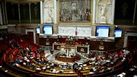 La question de la fin de vie fait son retour dans l'hémicycle de l'Assemblée nationale, avec en perspective la création d'un "droit à l'aide à mourir" que l'exécutif veut "très encadré"