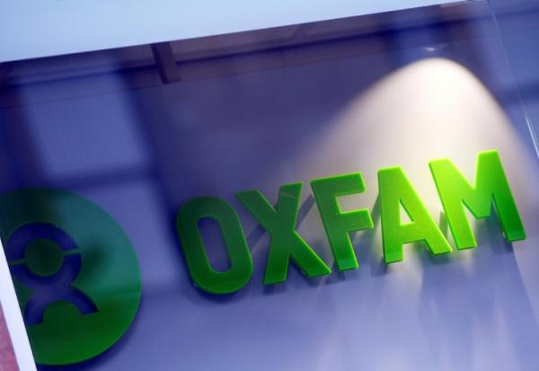 Logo d'Oxfam sur une librairie de Glasgow le 10 février 2018