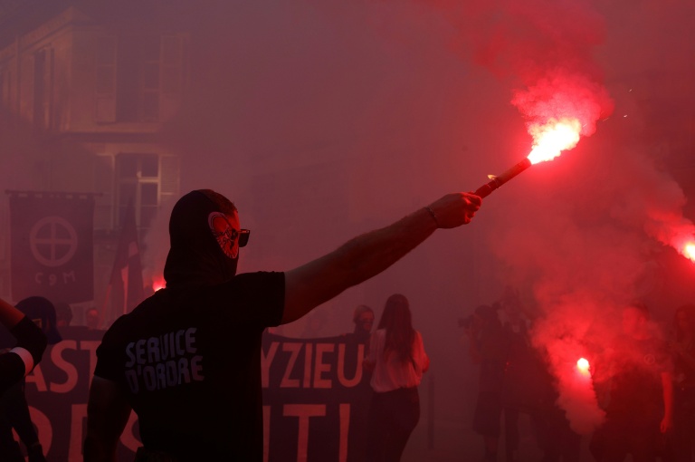 Des membres du groupe d'ultradroite 