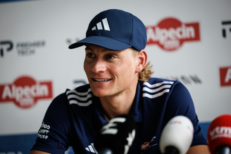 Le Néerlandais Mathieu van der Poel, de l'équipe cycliste Alpecin-Premier Tech, lors d'une conférence de presse organisée en amont de l'édition 2026 de Paris-Roubaix, à Gullegem, le 9 avril 2026