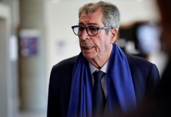 L'ancien maire de Levallois-Perret, Patrick Balkany, arrive au tribunal de Nanterre, le 7 avril 2026 dans les Hauts-de-Seine