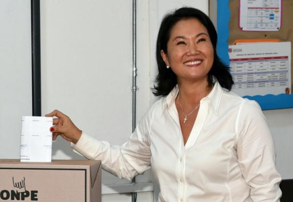 La candidate de droite du parti Fuerza Popular, Keiko Fujimori, lors de son vote à Lima le 12 avril 2026