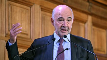 Le Premier président de la Cour des comptes Pierre Moscovici s'exprime lors de la présentation du rapport de la Cour consacré au Louvre, le 6 novembre 2025 à Paris