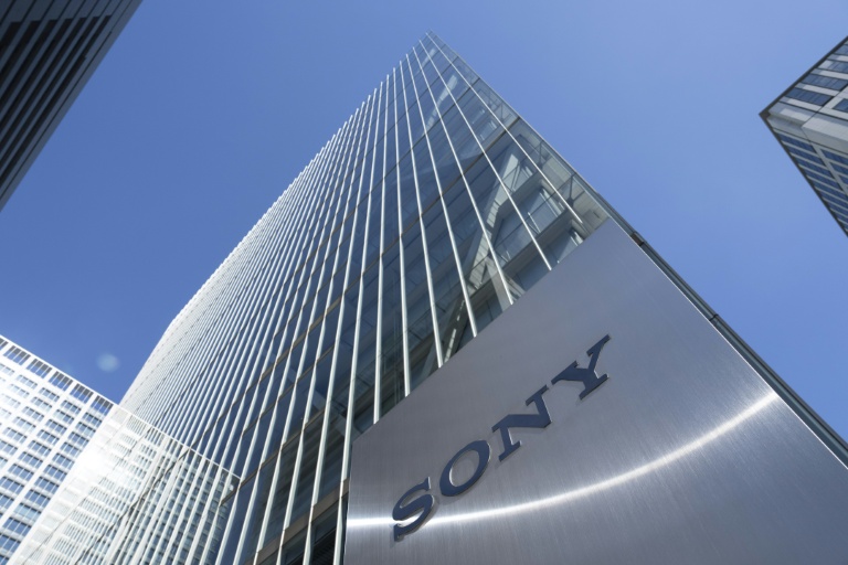 Sony a annoncé mercredi augmenter les prix de ses consoles PlayStation de 50 dollars aux Etats-Unis. Le siège du groupe à Tokyo le 10 février 2025.