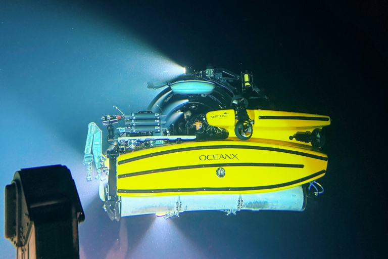 Le Neptune, un submersible de l'OceanXplorer en plongée à environ 900 mètres sous la surface, le 9 janvier 2026 au large de l'île de Sulawesi en Indonésie