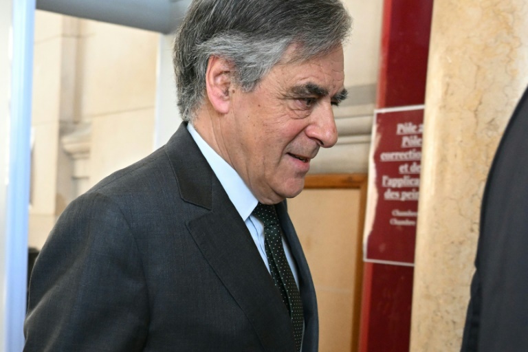 L'ex-Premier ministre François Fillon, le 29 avril 2025 au Palais de justice de Paris