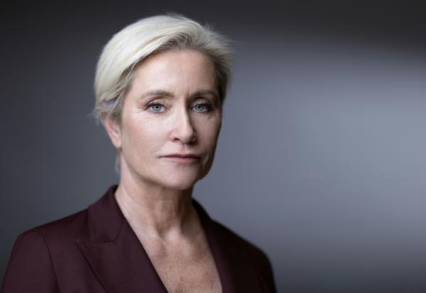 La journaliste américaine et correspondante principale de CNN, Melissa Bell, pose lors du 8e Forum de Paris sur la paix, à Paris, le 29 octobre 2025