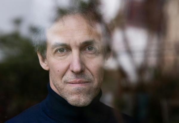 Le chercheur Laurent Vinatier, arrêté en Russie en juin 2024 et libéré en janvier 2026, dans sa maison familiale à Issy-les-Moulineaux, le 23 janvier 2026 dans les Hauts de Seine