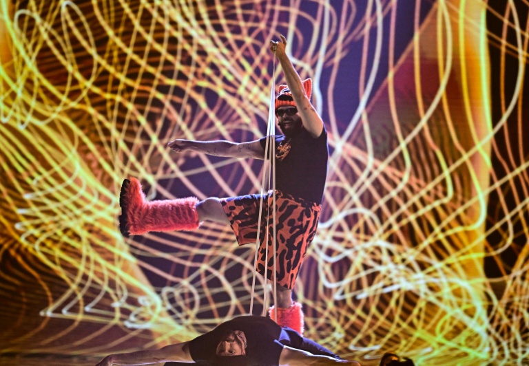 Le chanteur grec Akylas Mytilinaios, alias Akylas, durant les répétitions pour la première demi-finale de l'Eurovision 2026, à Vienne en Autriche, le 11 mai 2026