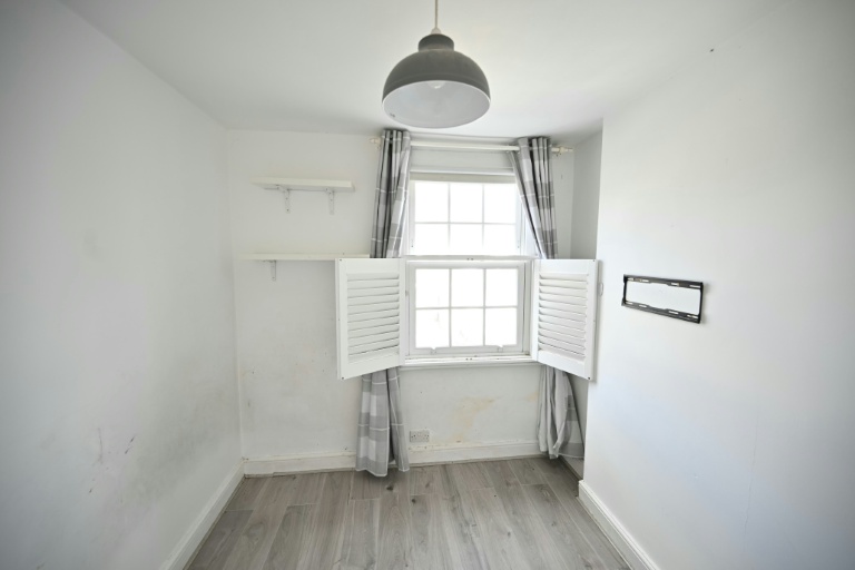 La chambre où le chanteur et musicien David Bowie a passé son adolescence, à Bromley, dans la banlieue de Londres, le 11 mars 2026