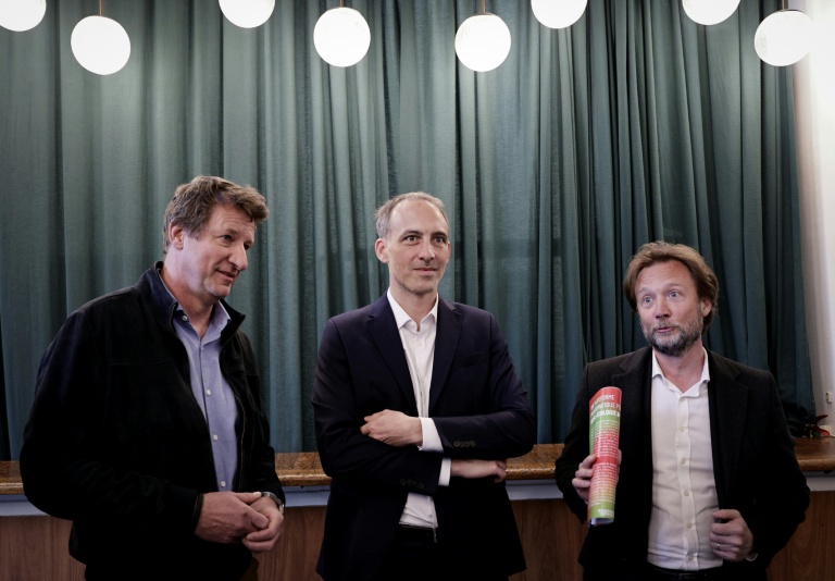 Yannick Jadot, Raphaël Glucksmann et Boris Vallaud le 11 avril 2026 à Montreuil, près de Paris
