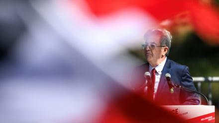 Jean-Luc Mélenchon lors de son discours de clôture des universités d'été de LFI, à Châteauneuf-sur-Isère, dans la Drôme, le 23 août 2026