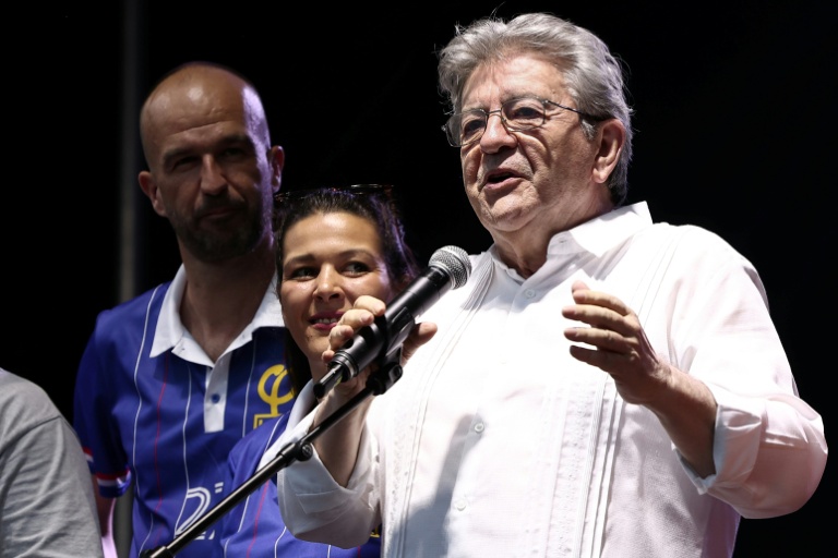 Jean-Luc Mélenchon, candidat de la France Insoumise (LFI) à la présidentielle, lors d'un concert place de la République à Paris, à l'occasion de la Fête de la musique, le 21 juin 2026
