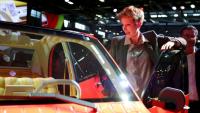 Natacha Polony, candidate du parti de centre-gauche "Nous sommes la France" à la présidentielle de 2027, fait une déclaration à la presse lors d'une visite au 91e Salon international de l'automobile, le 15 octobre 2026 à Paris