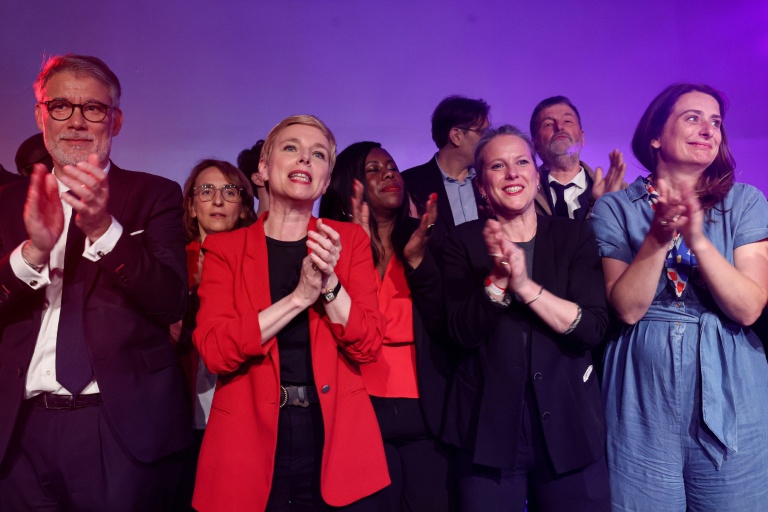Olivier Faure, premier secrétaire du PS, Clémentine Autain, Lucie Castets et Marine Tondelier, secrétaire nationale des Ecologistes, lors du meeting du Front populaire 2027, le 5 mai 2026 à Paris