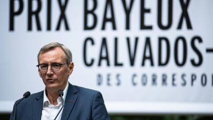 Patrick Gomont, maire de Bayeux, lors du Prix Bayeux des correspondants de guerre, le 7 octobre 2021 dans le Calvados