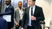 Elon Musk arrive au tribunal fédéral d'Oakland, le 30 avril 2026 en Californie