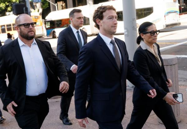 Mark Zuckerberg arrive au tribunal civil de Los Angeles le 18 février 2026