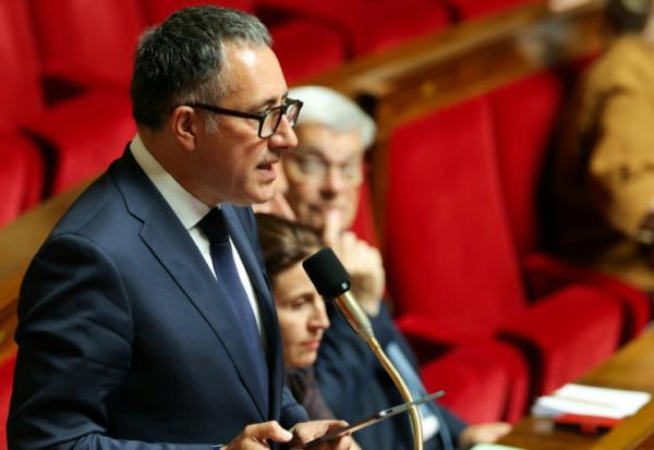 Le député Xavier Albertini prend la parole à l'Assemblée nationale, à Paris, le 16 juin 2026